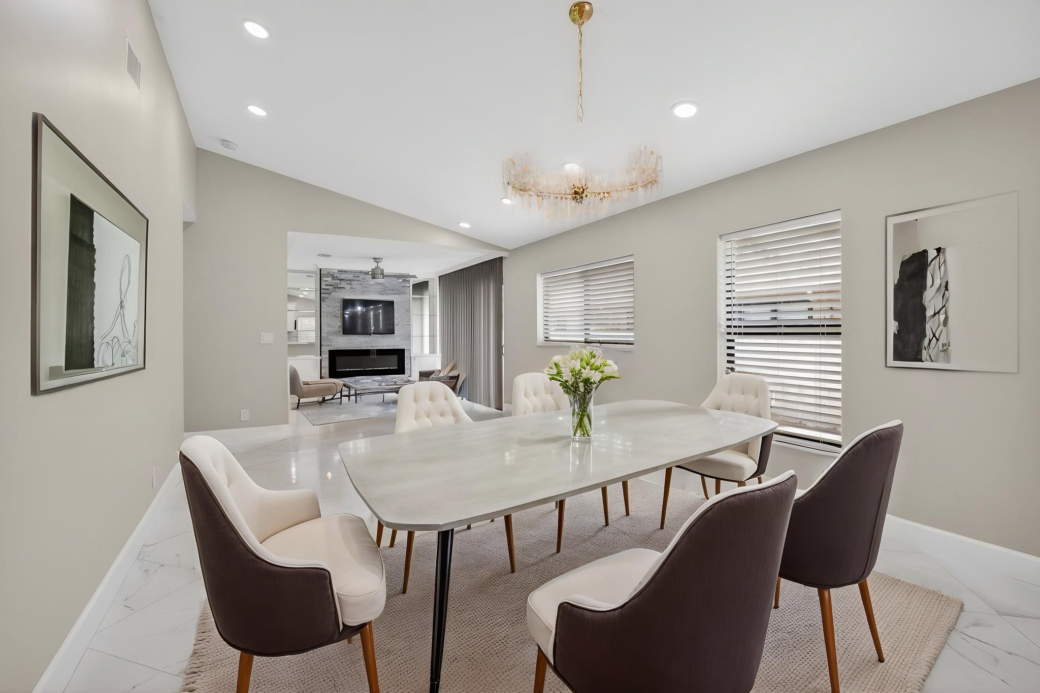 DSC_6265 virtually staged.jpeg