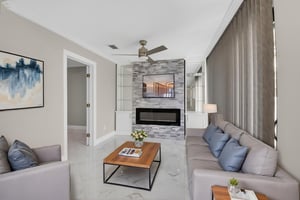 DSC_6291 virtually staged.jpeg