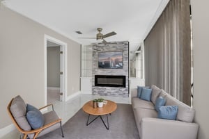 DSC_6291 virtually staged.jpeg