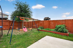  Photo 35