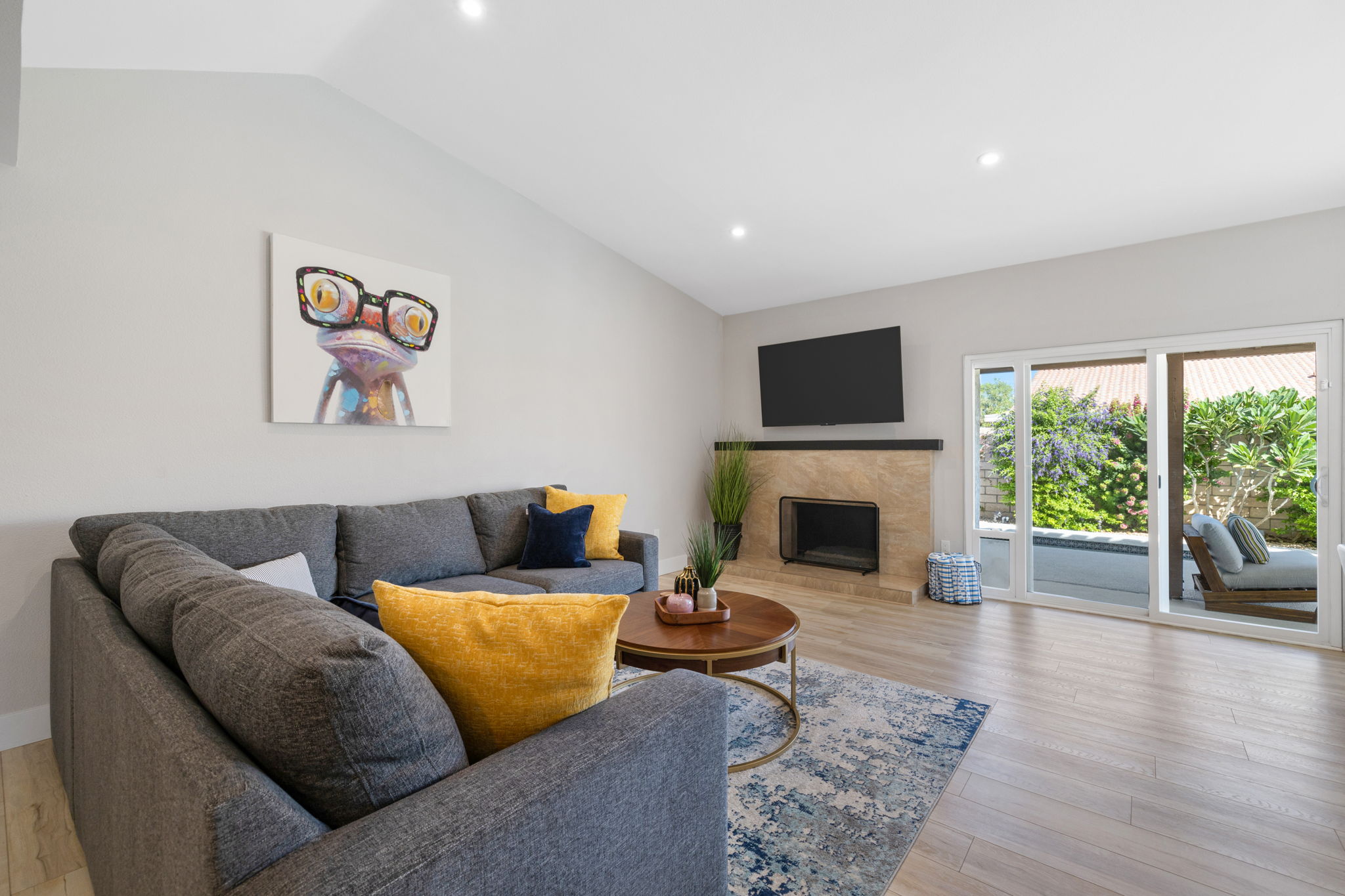  Photo 52