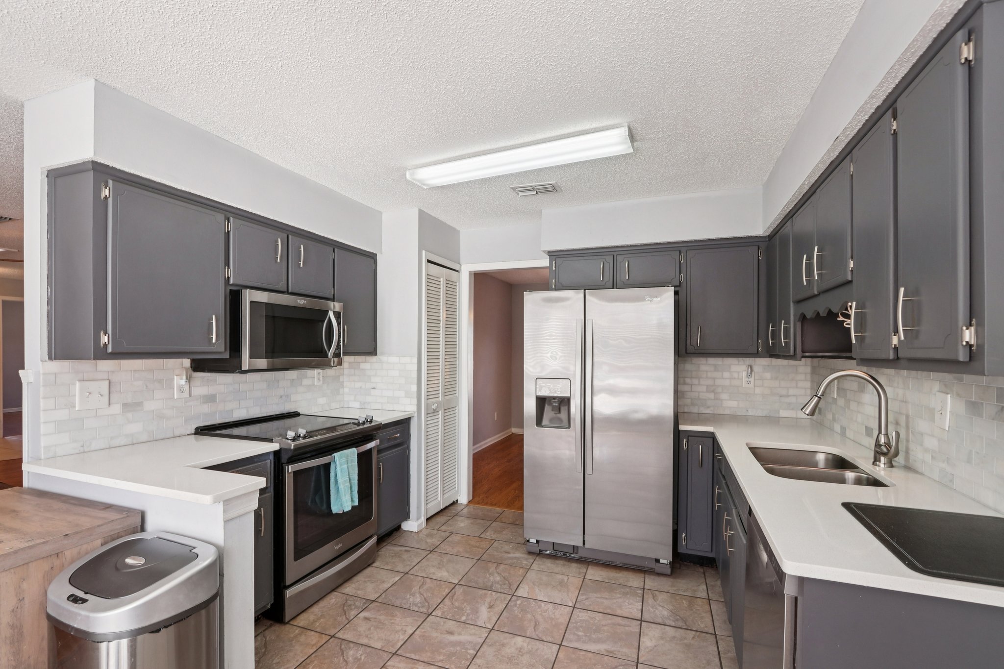 Ashwood Ct-S0502-014.jpg