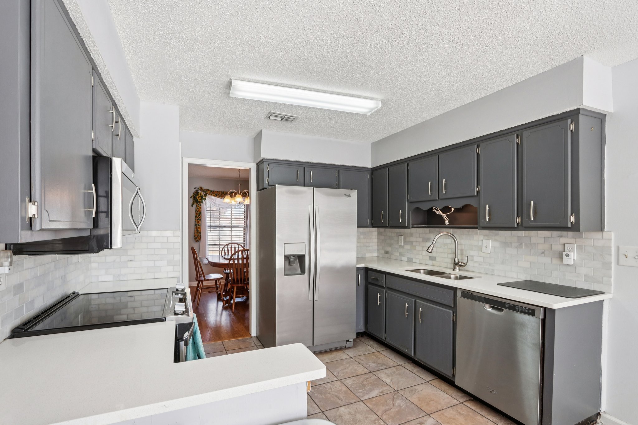 Ashwood Ct-S0502-015.jpg