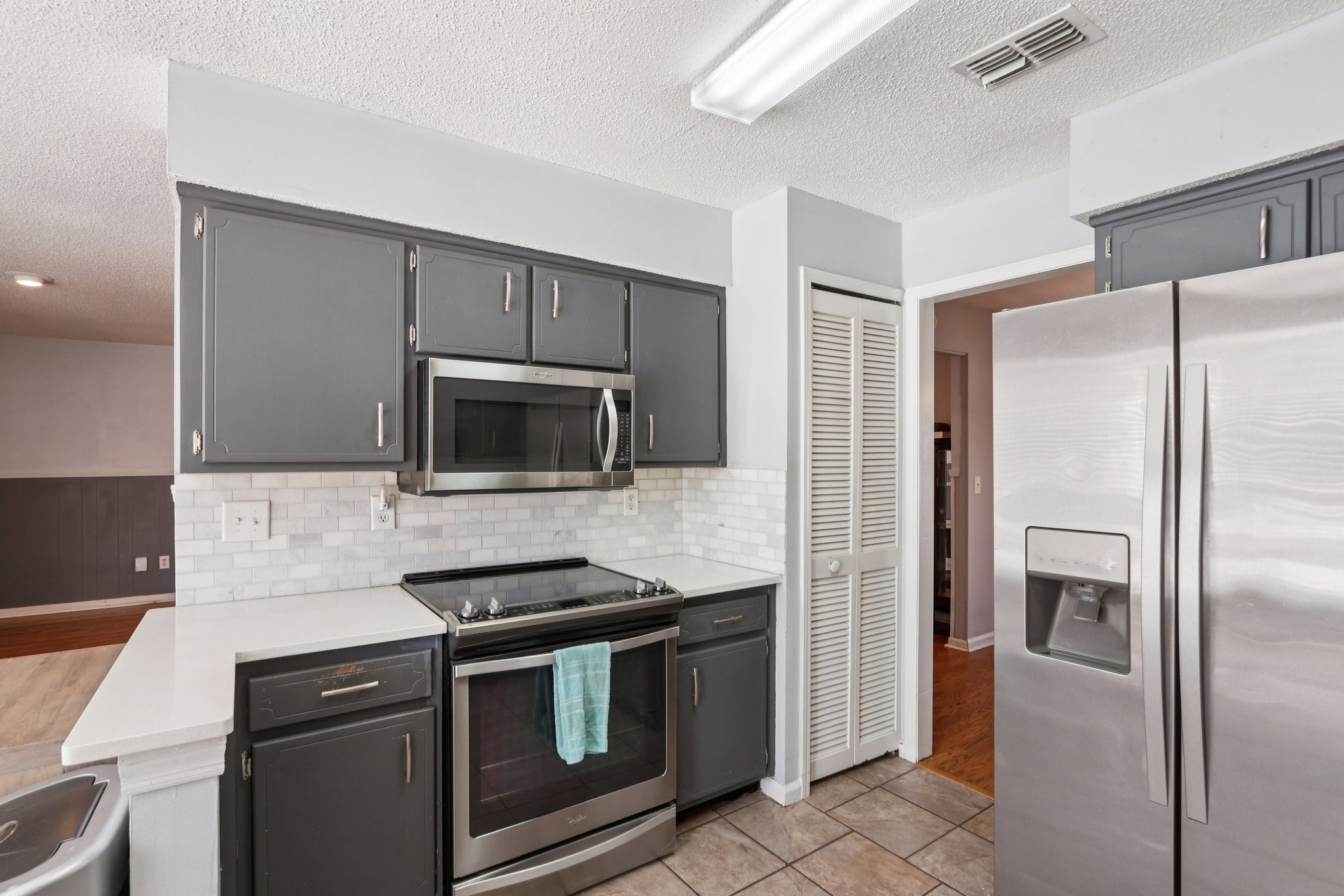 Ashwood Ct-S0502-016.jpg