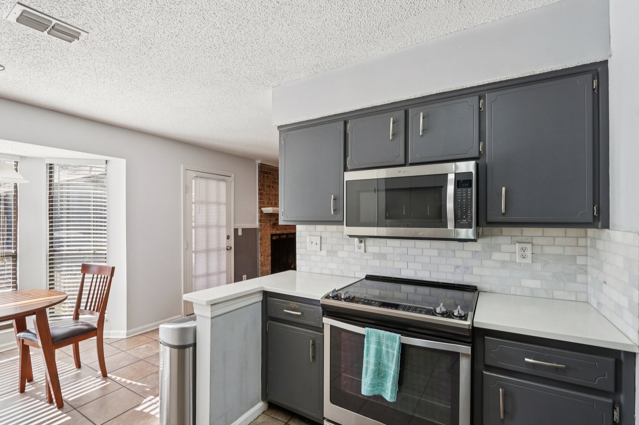 Ashwood Ct-S0502-019.jpg