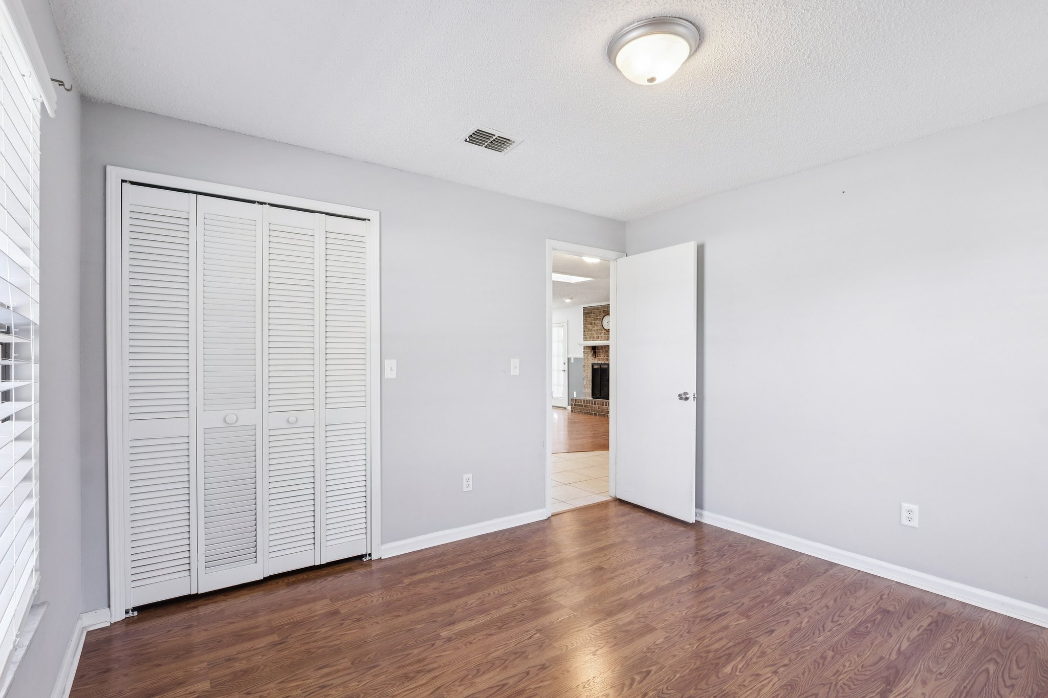 Ashwood Ct-S0502-026.jpg