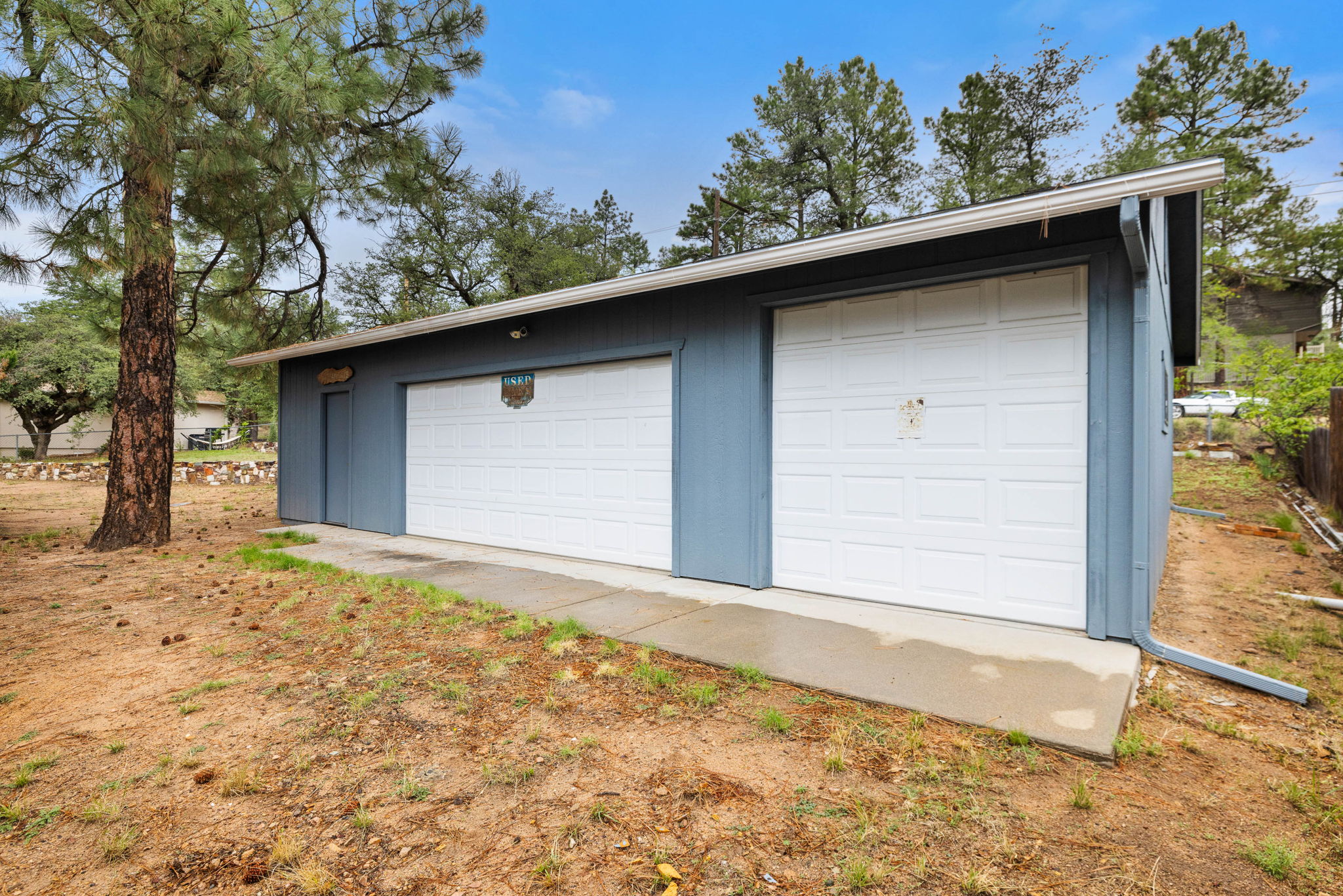 Detached Garage