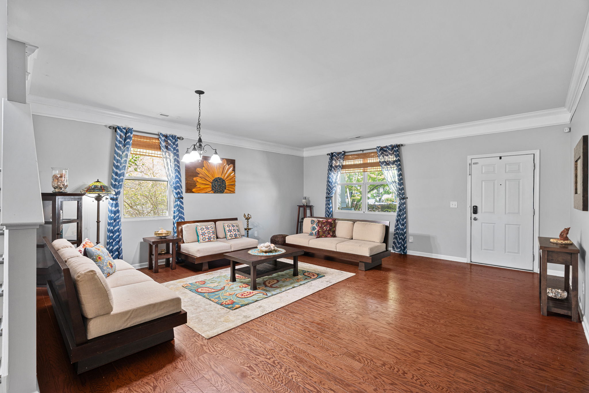 Foyer/Living Room