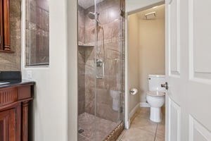 Hollow Wharf Dr-S0509-054.jpg