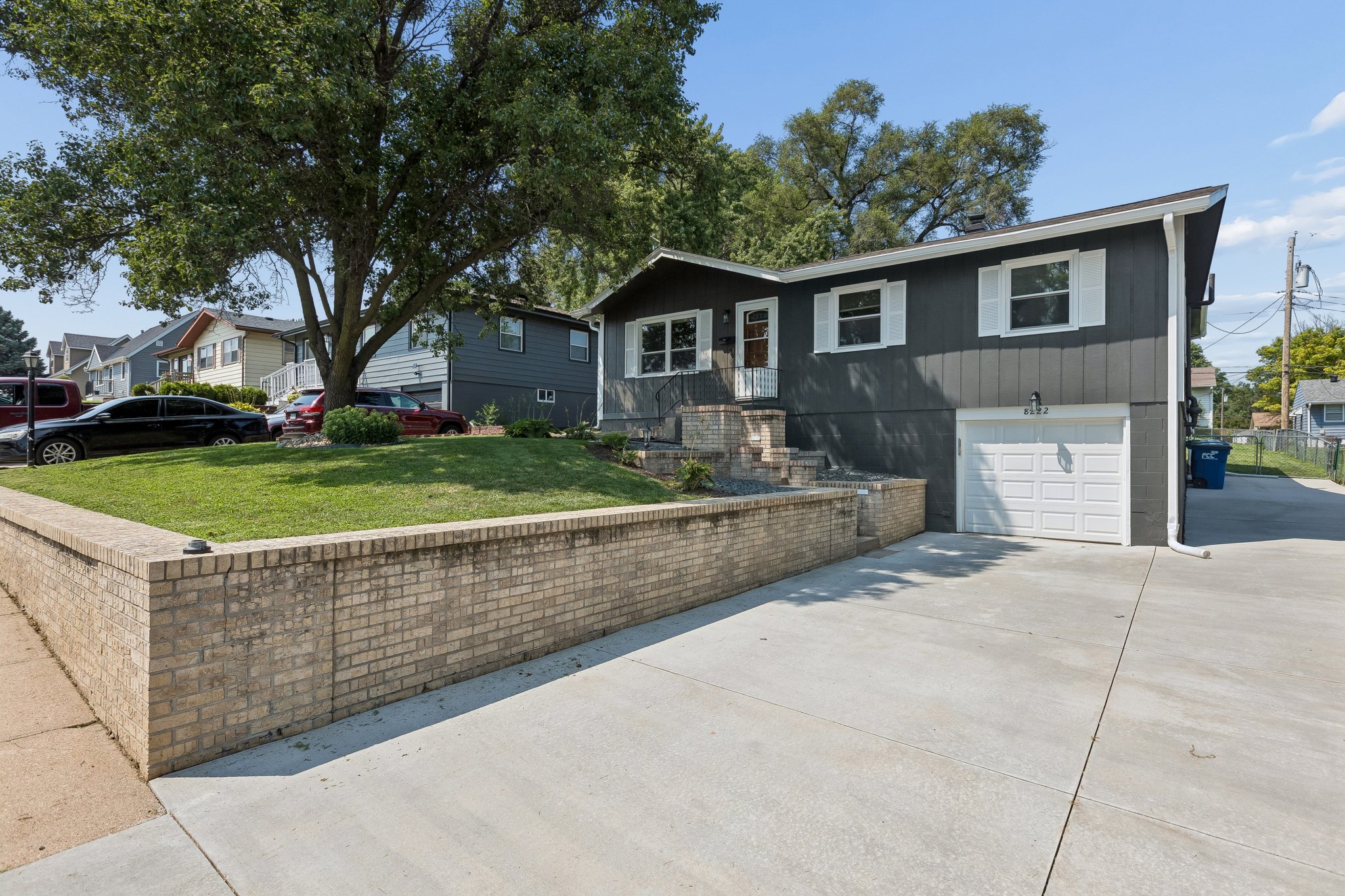8222 Gold St_003.jpg