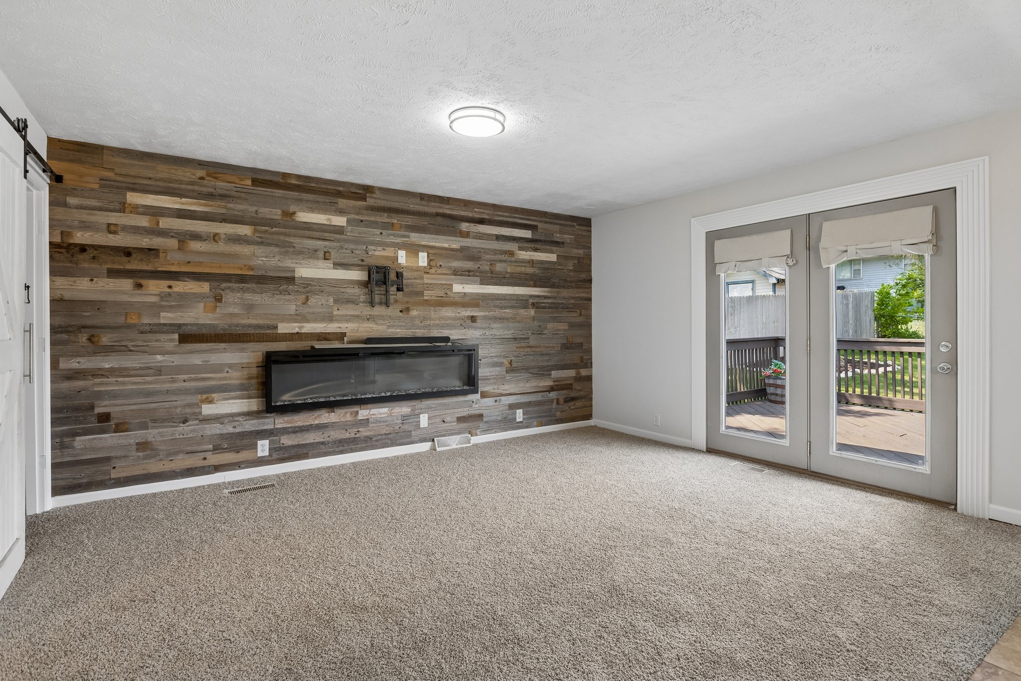 8222 Gold St_008.jpg