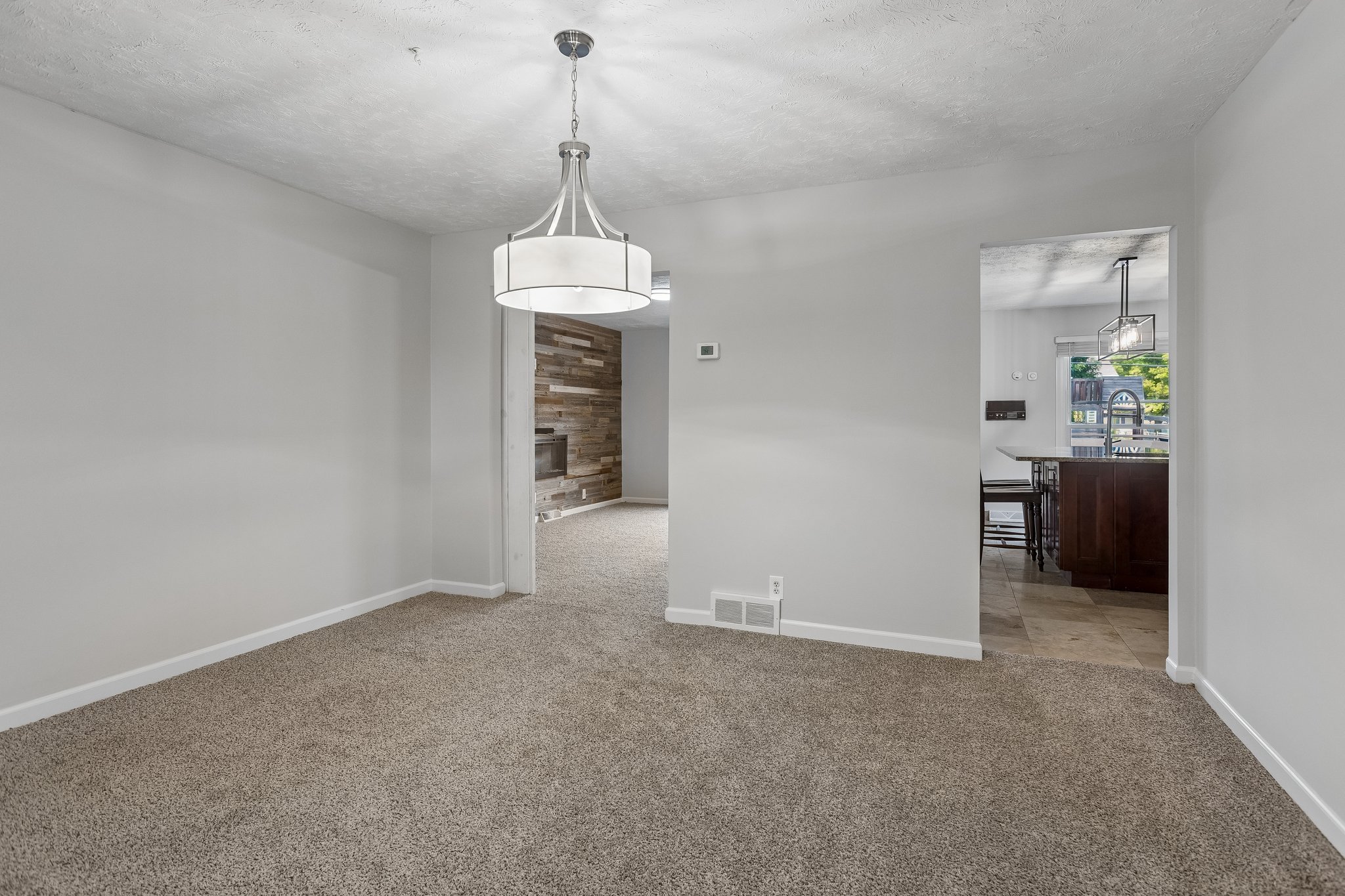 8222 Gold St_013.jpg