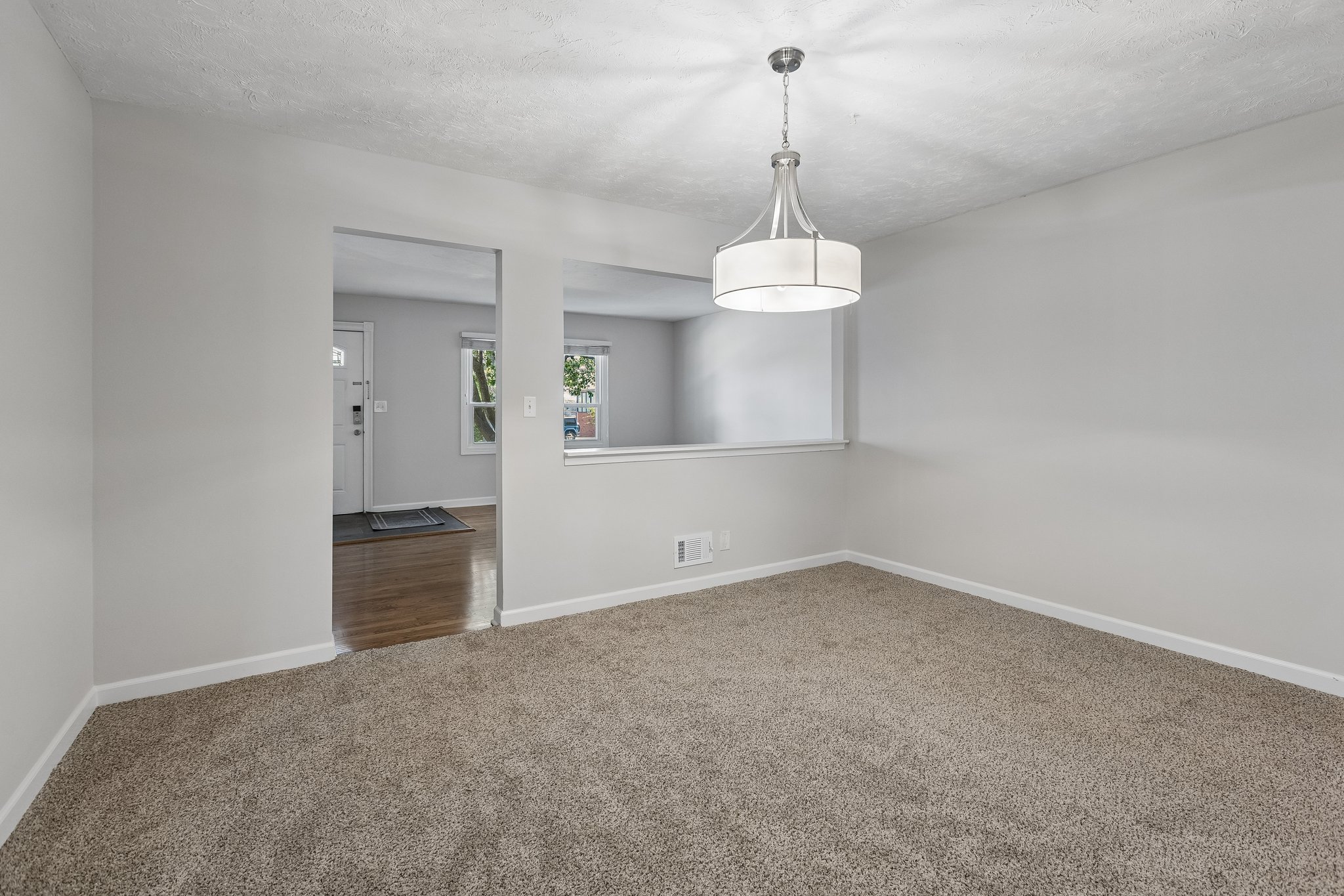 8222 Gold St_014.jpg