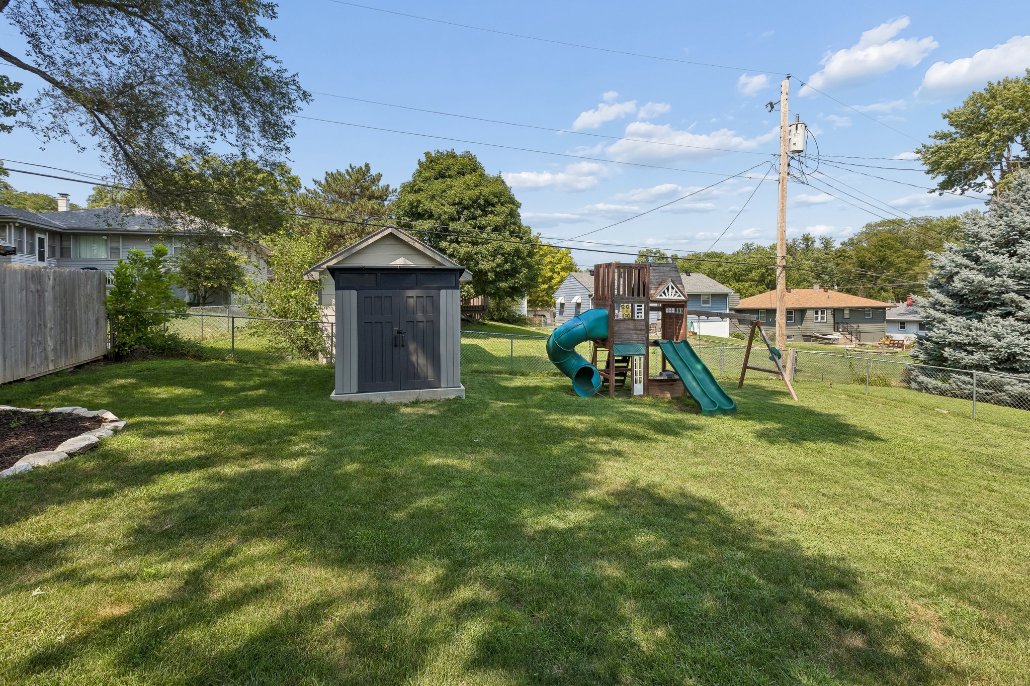 8222 Gold St_031.jpg