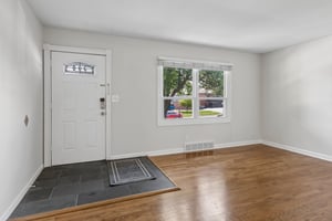 8222 Gold St_005.jpg