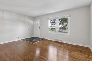 8222 Gold St_007.jpg
