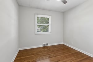8222 Gold St_015.jpg
