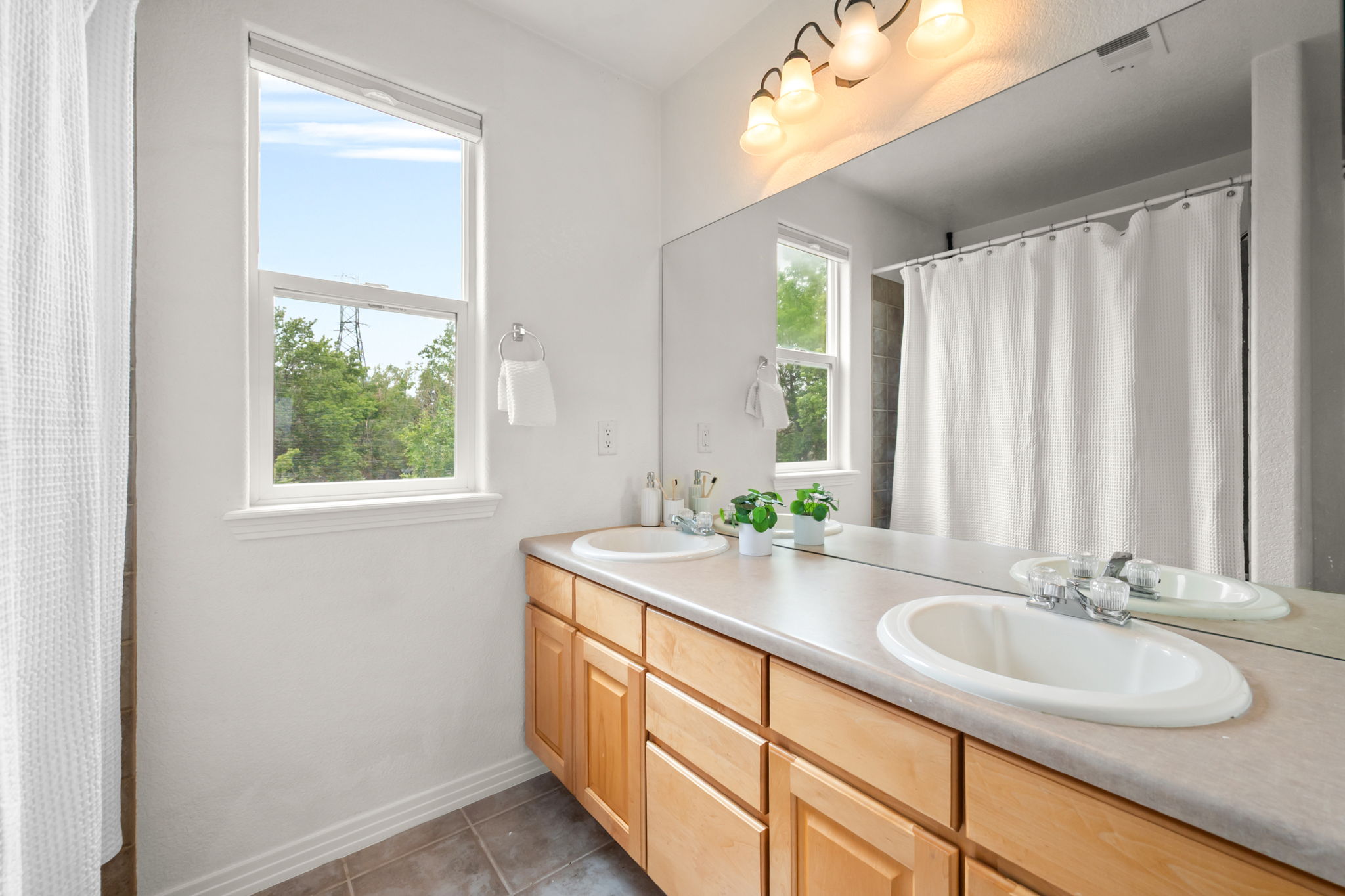  Photo 34
