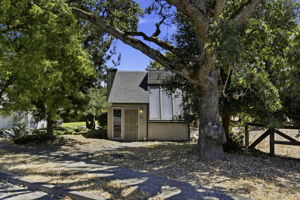  Photo 0