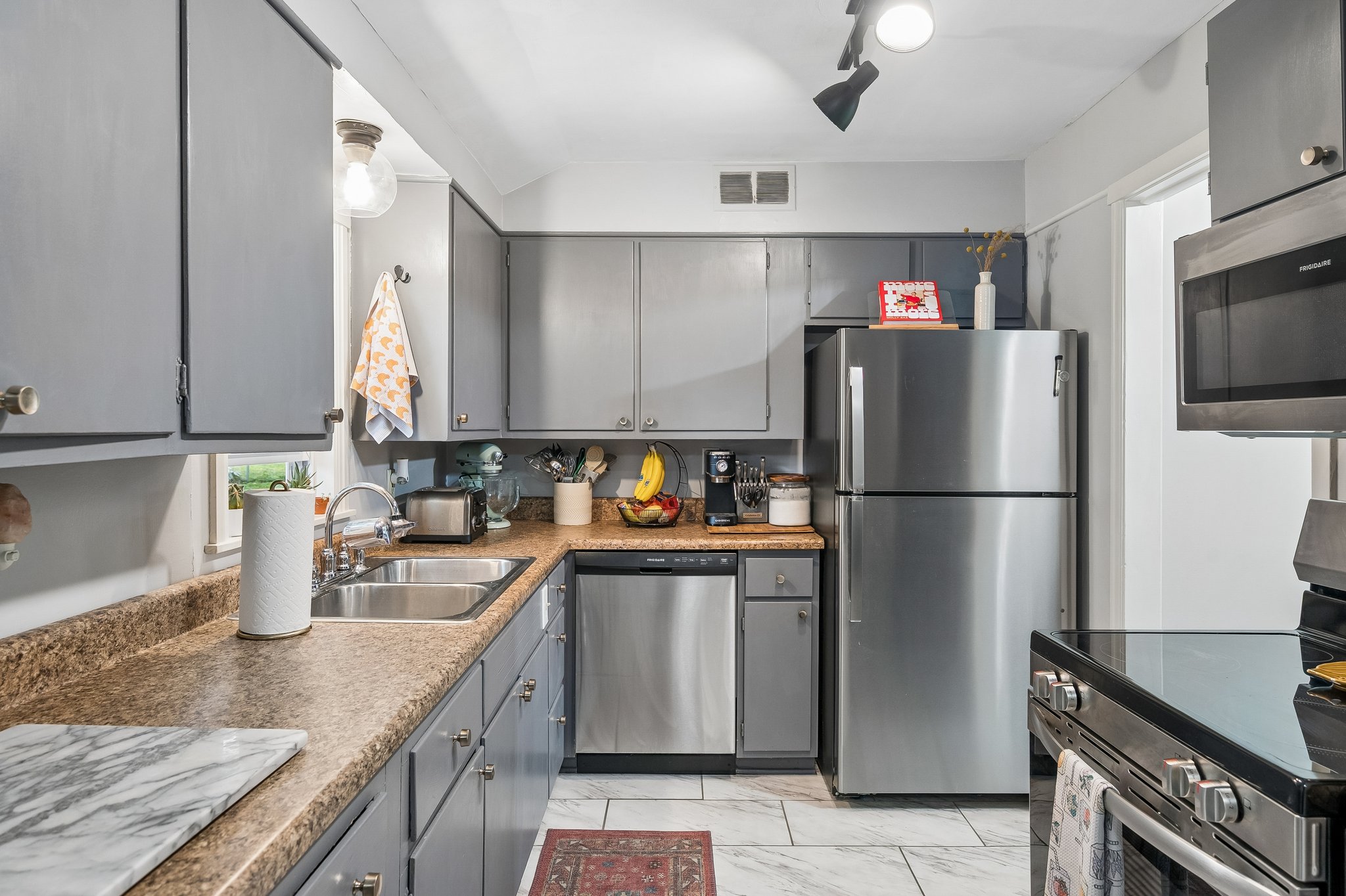10121 - 8225 Jarboe St_008.jpg