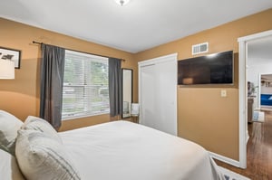 10121 - 8225 Jarboe St_012.jpg