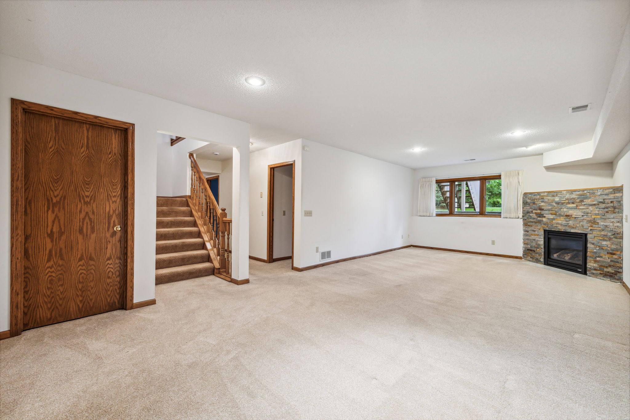 16_Interior