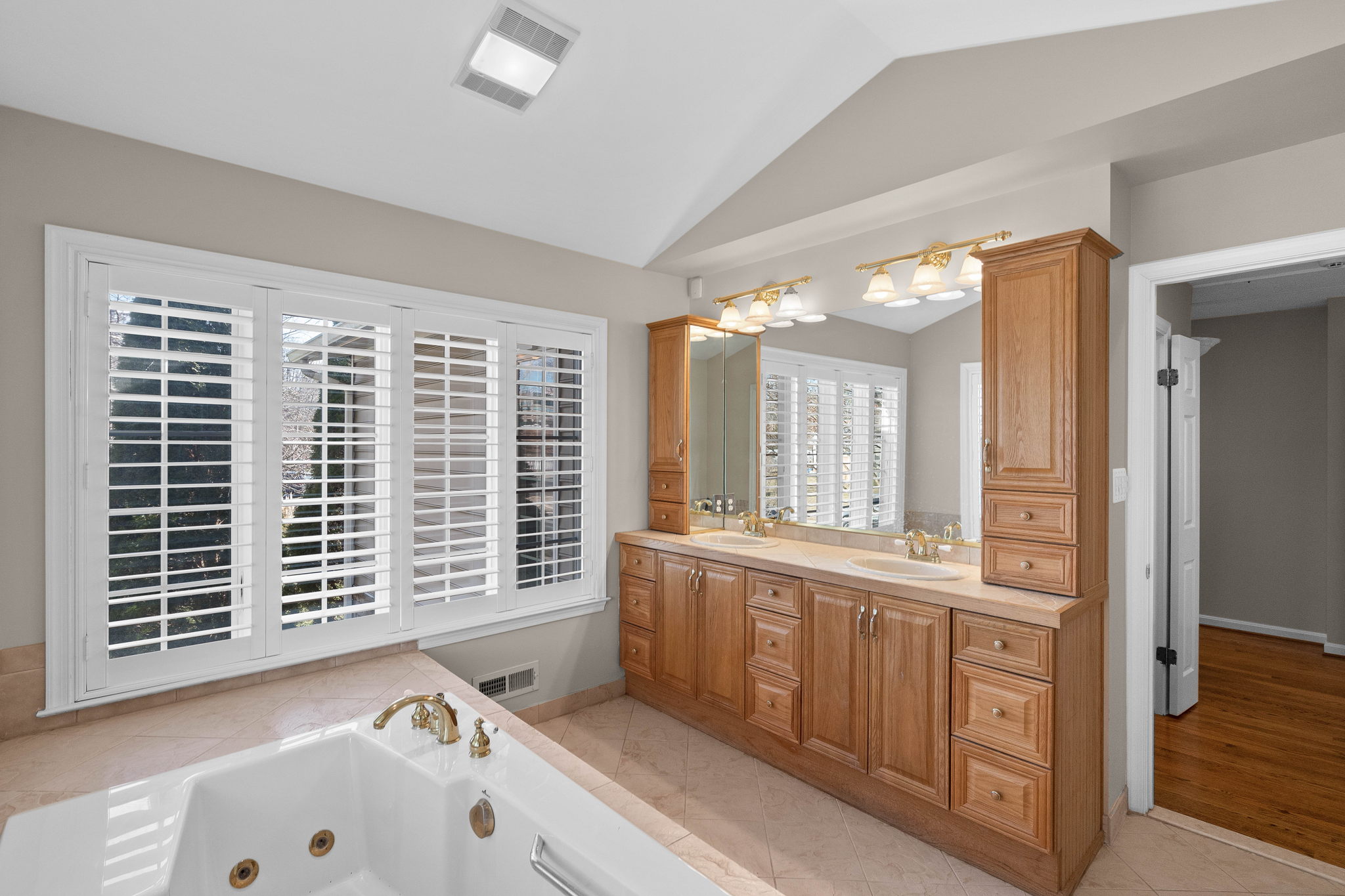 8232 Citadel Pl, Vienna, VA 22180, USA Photo 36