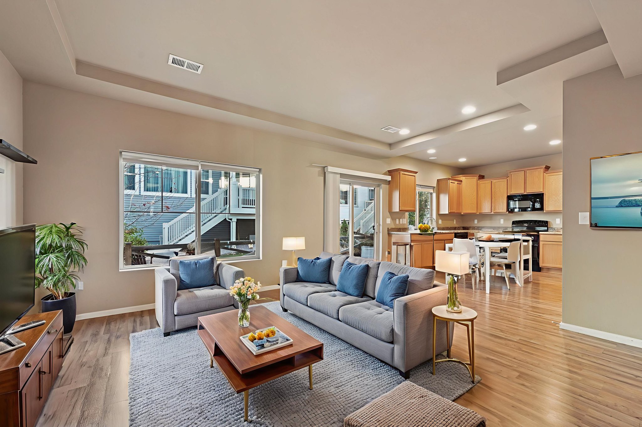 _DSC3461 virtually staged.jpeg