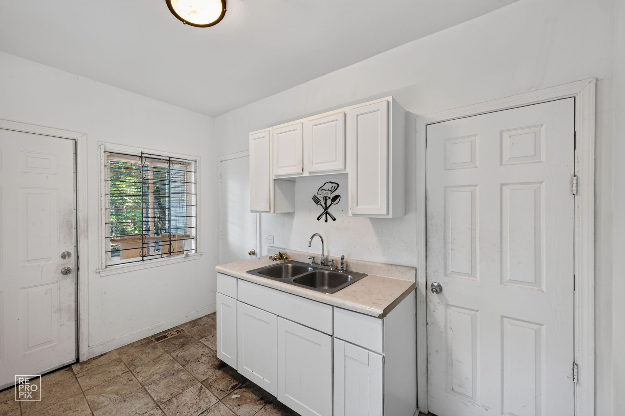 8234 S Kimbark Ave, Chicago, IL 60619_008
