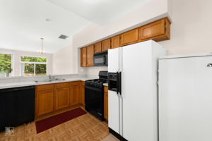 8235 Ripple Ridge, Darien, IL 60561_003