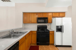 8235 Ripple Ridge, Darien, IL 60561_004