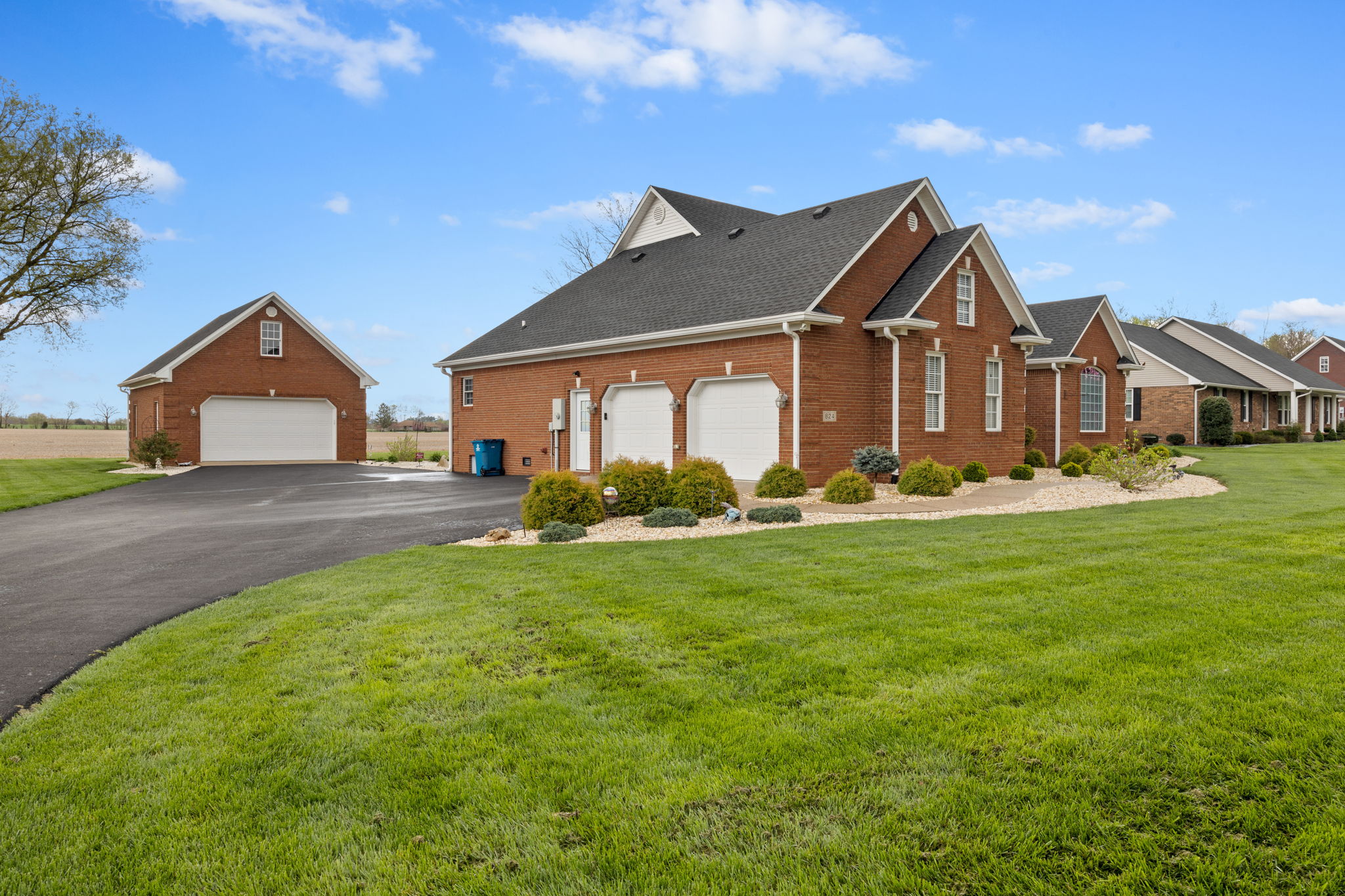 824 College St, Smiths Grove, KY 42171 Elite Photography