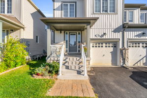 Front Porch/Entrance