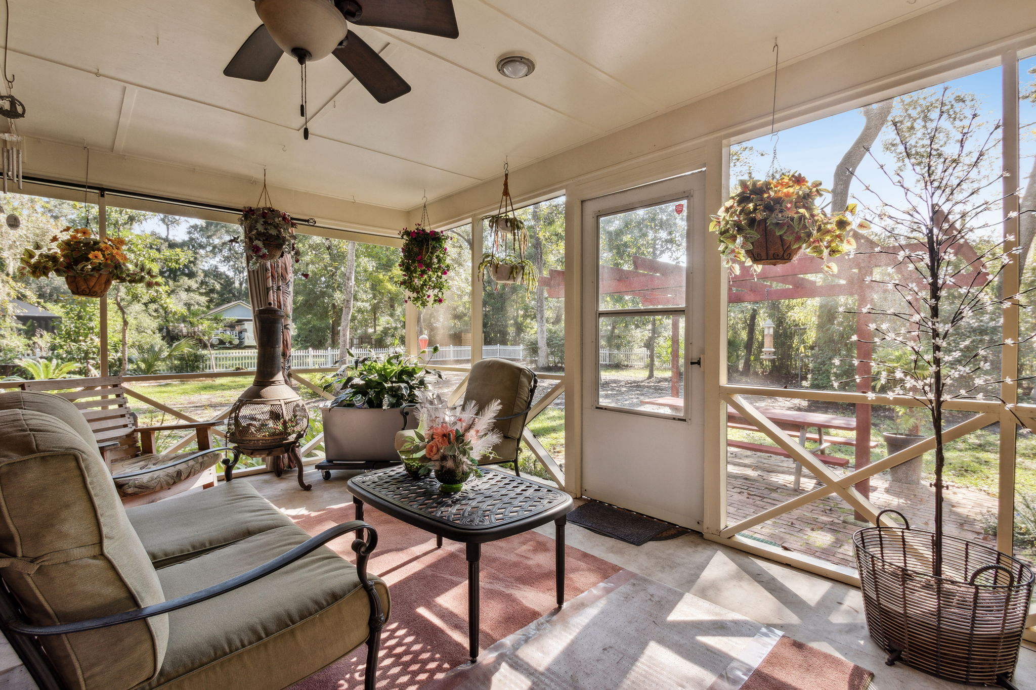 Screened-in Porch