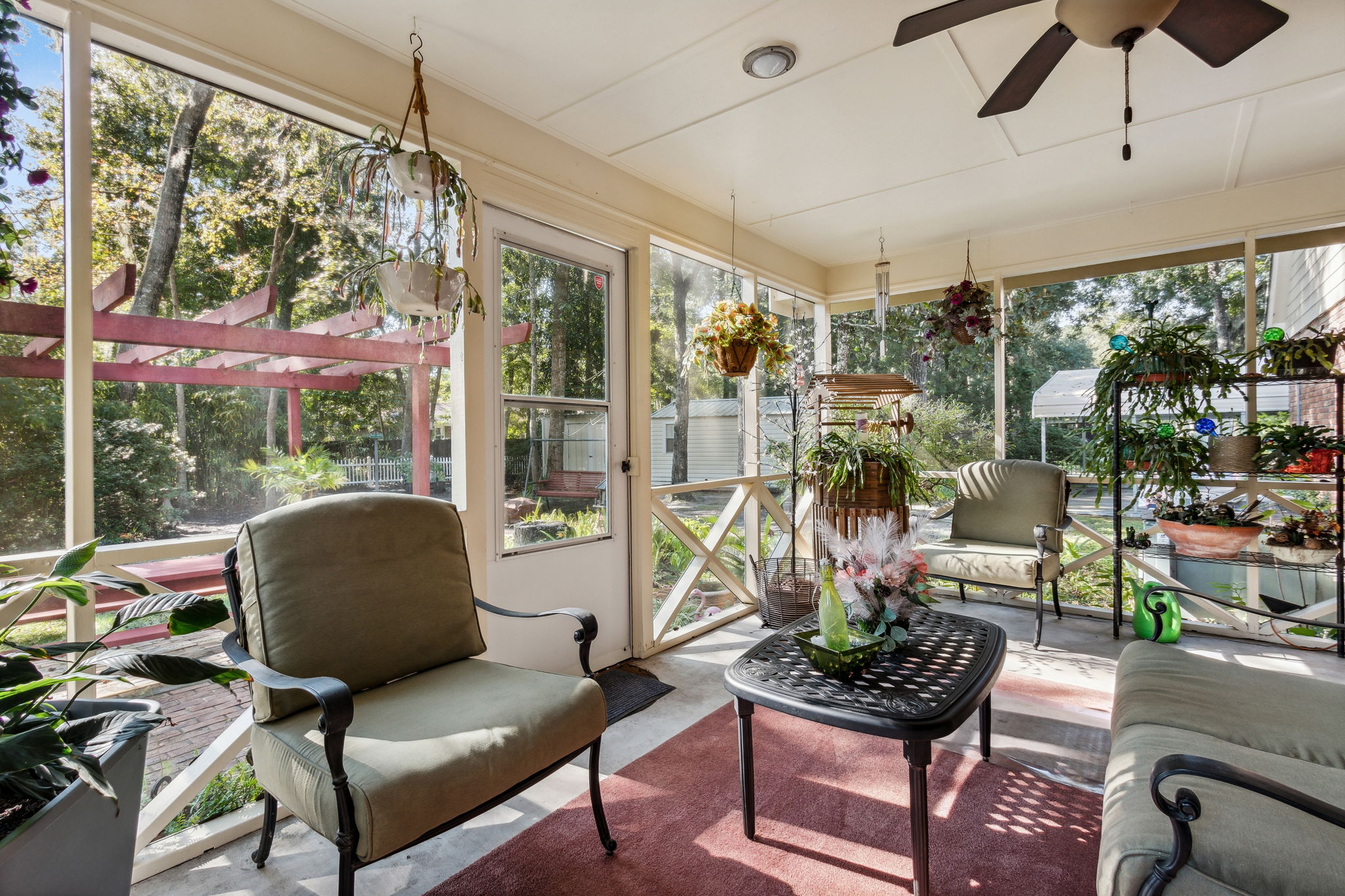 Screened-in Porch