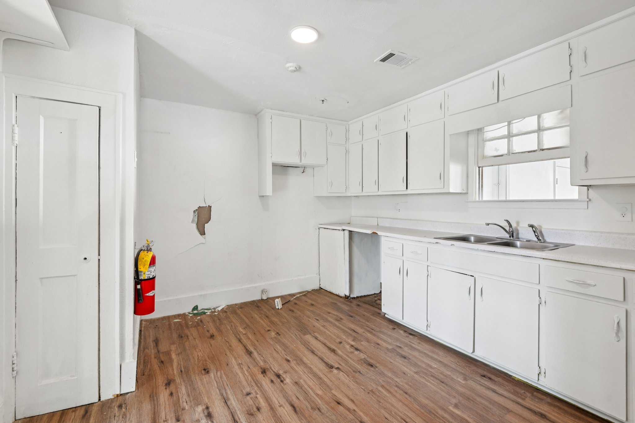 Temple Rd E-S0603-015.jpg