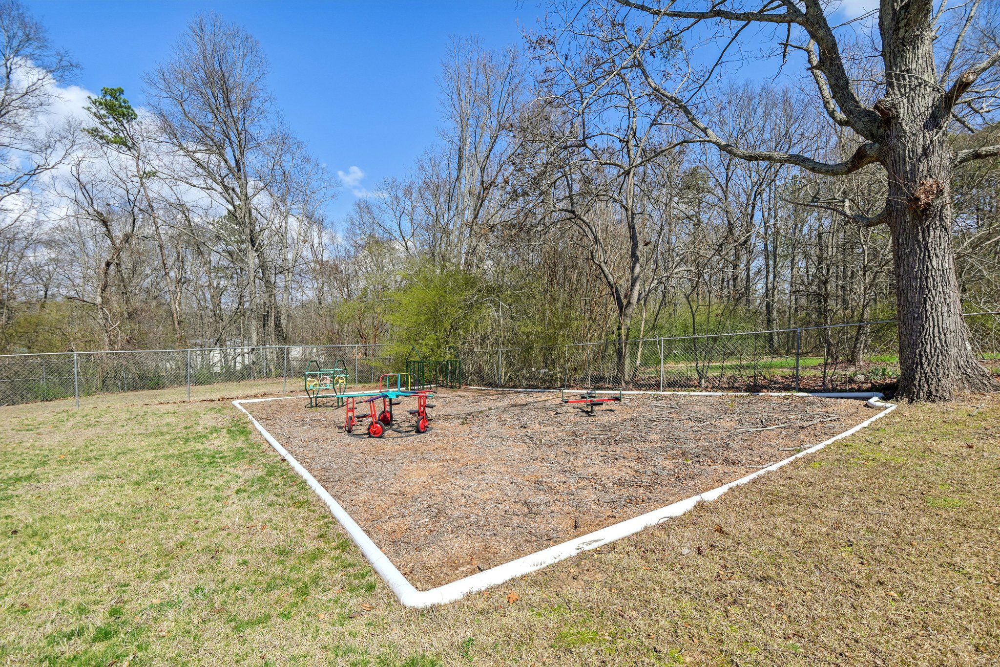 Temple Rd E-S0603-058.jpg