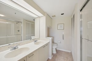 Wexford Blvd 824-S2908-025.jpg