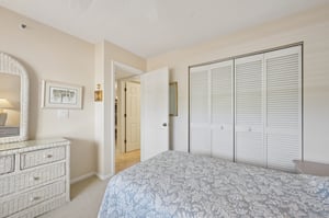 Wexford Blvd 824-S2908-029.jpg