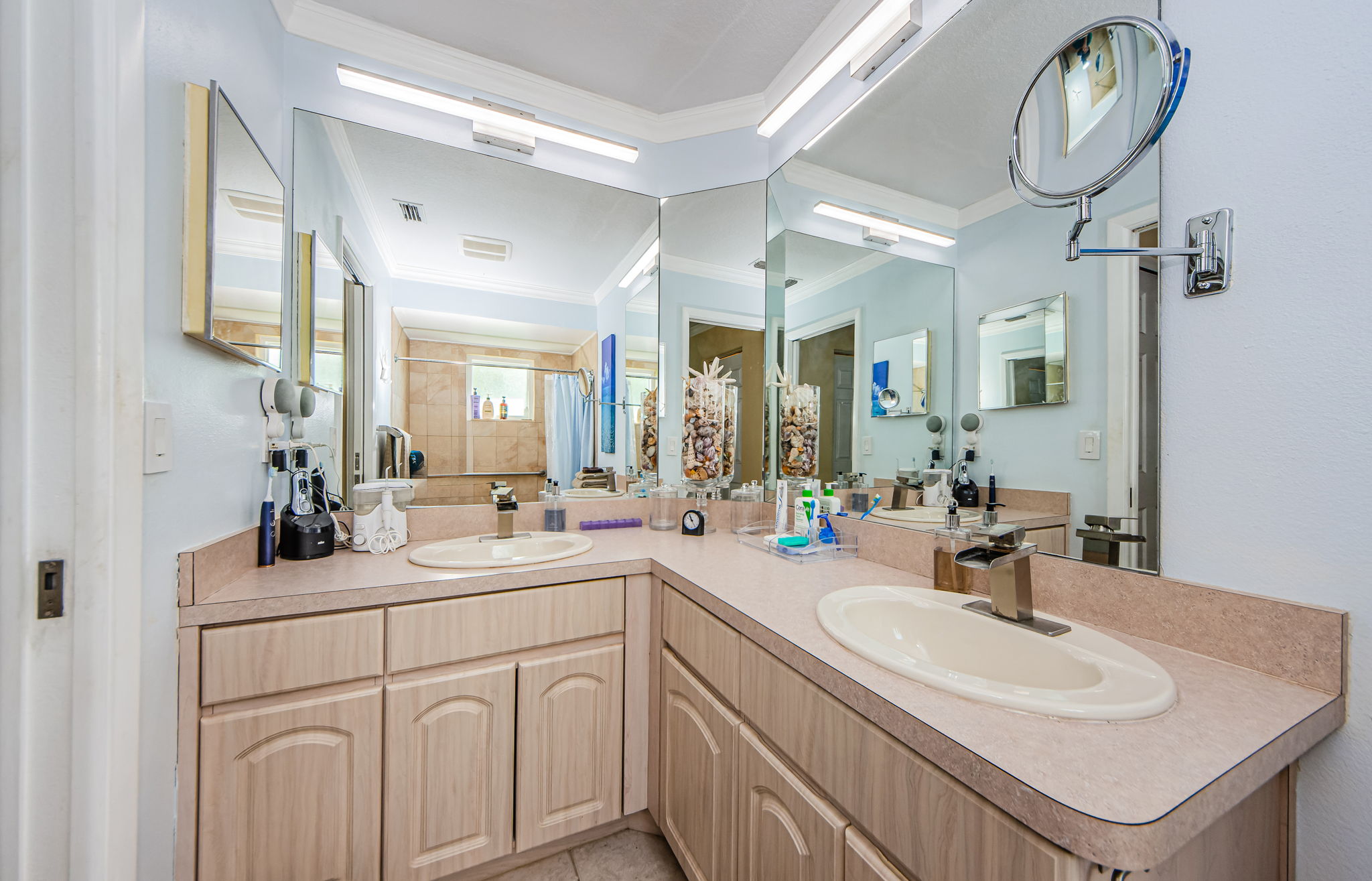 Master Bathroom 1b