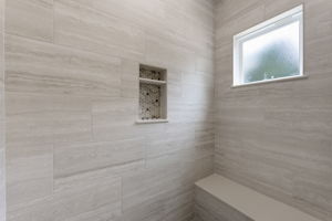  Photo 33