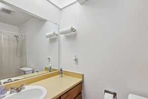 Washington St 94-S0508-029.jpg