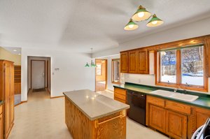 825 Amundson Dr, Stillwater, MN 55082, USA Photo 10