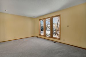 825 Amundson Dr, Stillwater, MN 55082, USA Photo 8