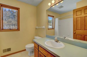 825 Amundson Dr, Stillwater, MN 55082, USA Photo 21