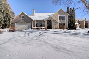 825 Amundson Dr, Stillwater, MN 55082, USA Photo 0
