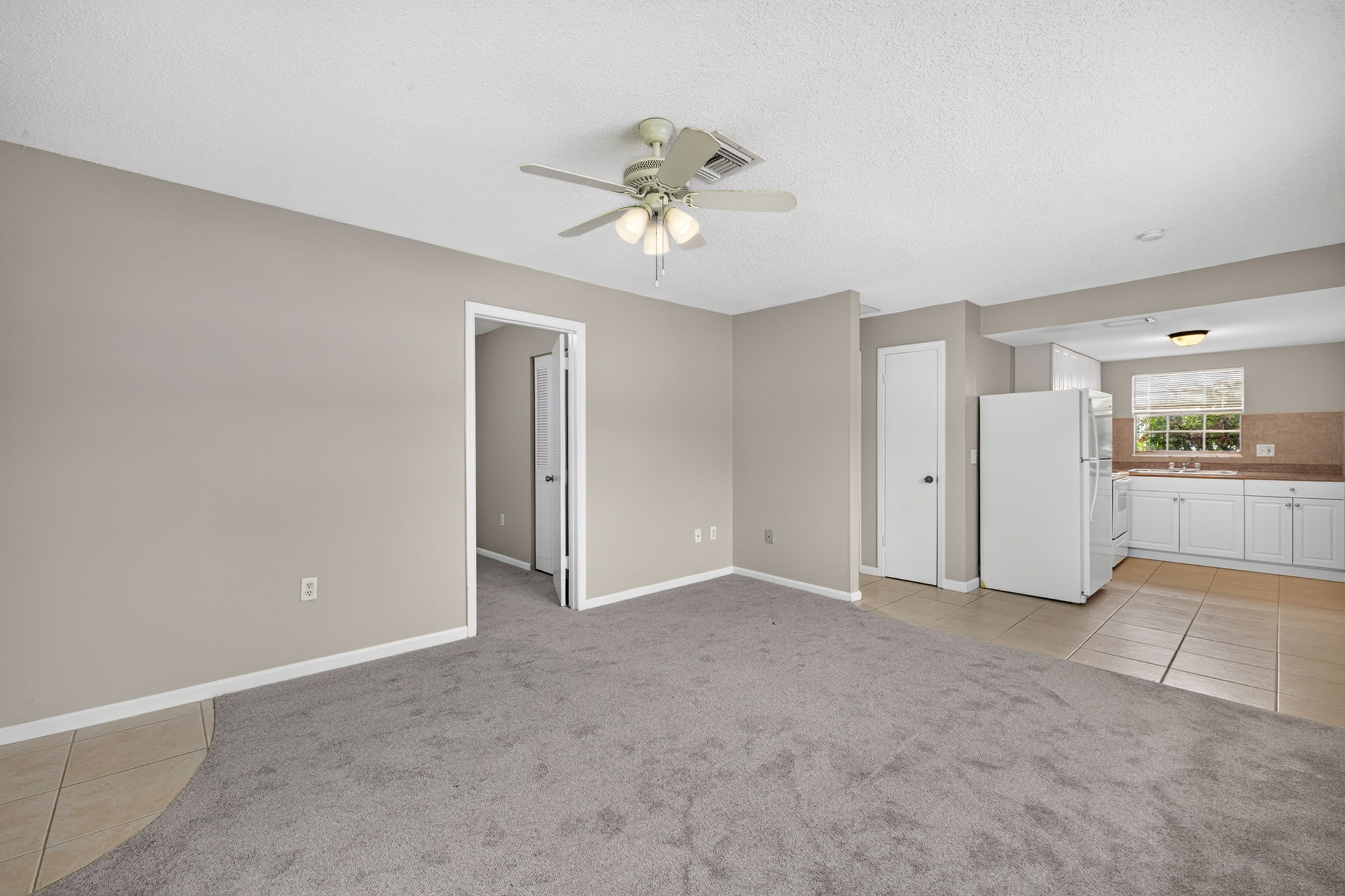 Living Room 3 of 4