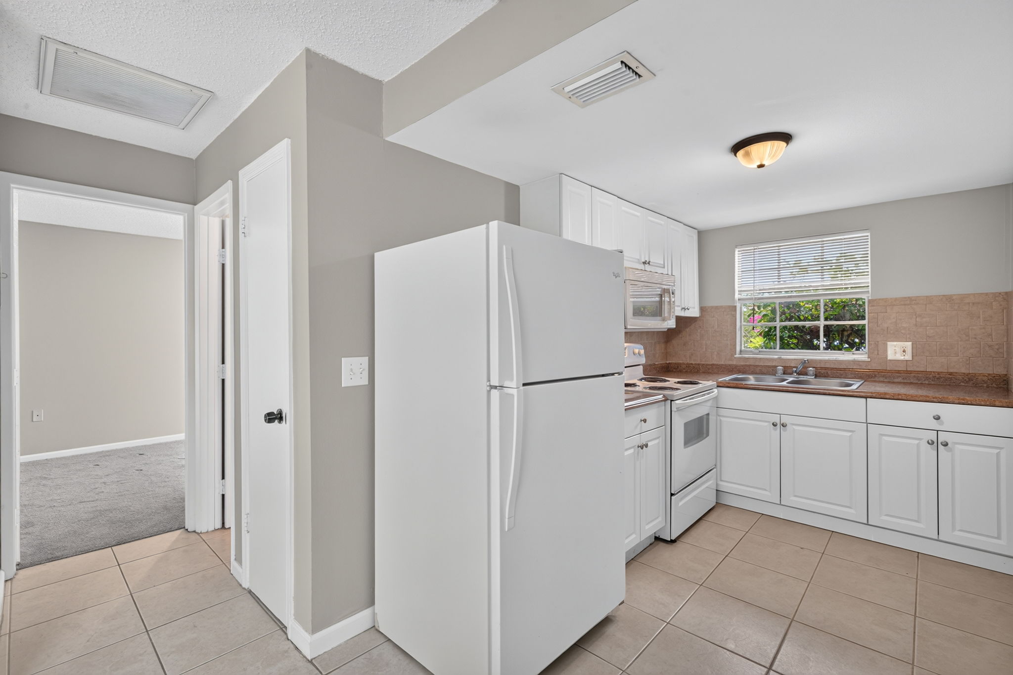 Kitchen 3 of 3