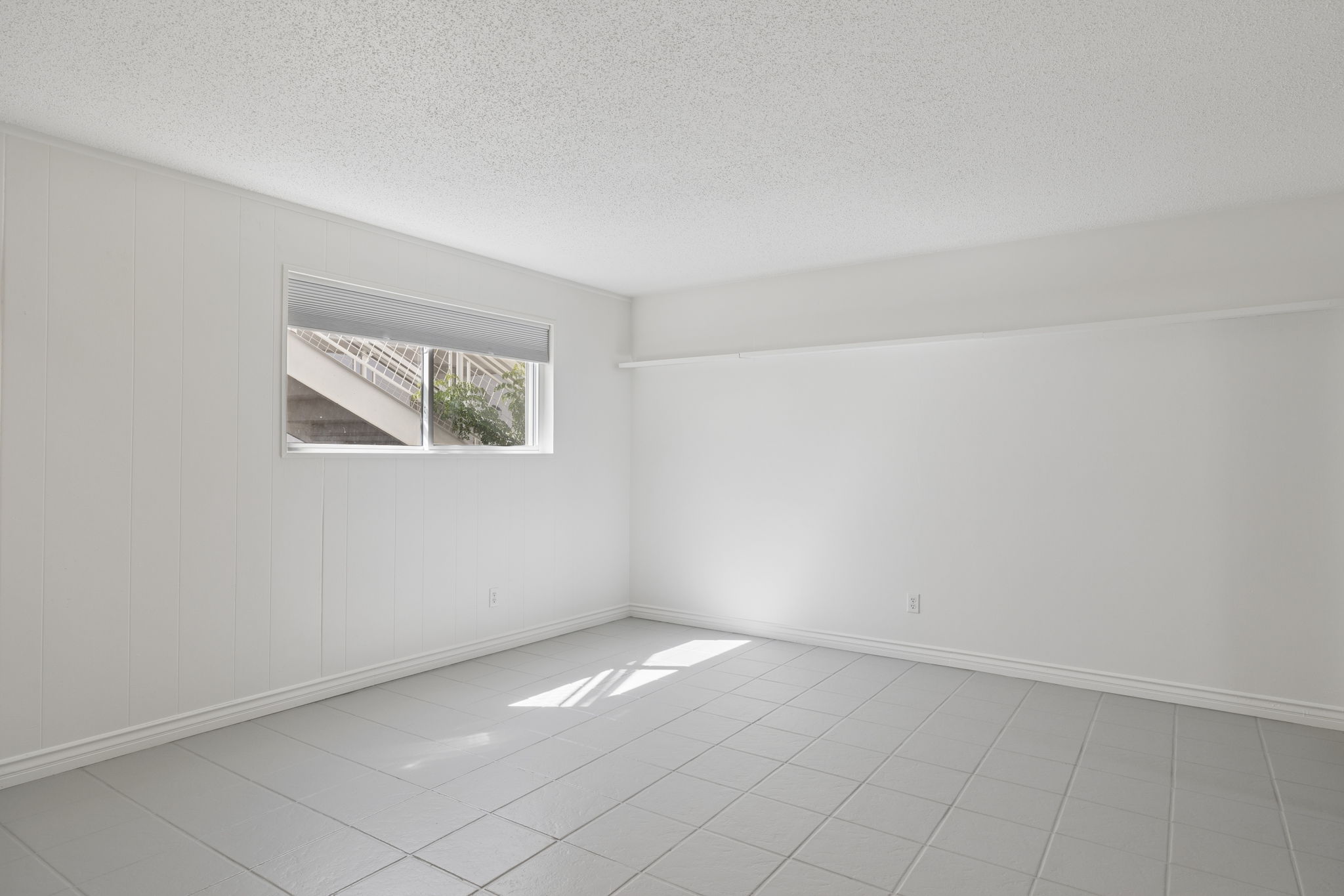 825 Hayden Rd C-104 - 002