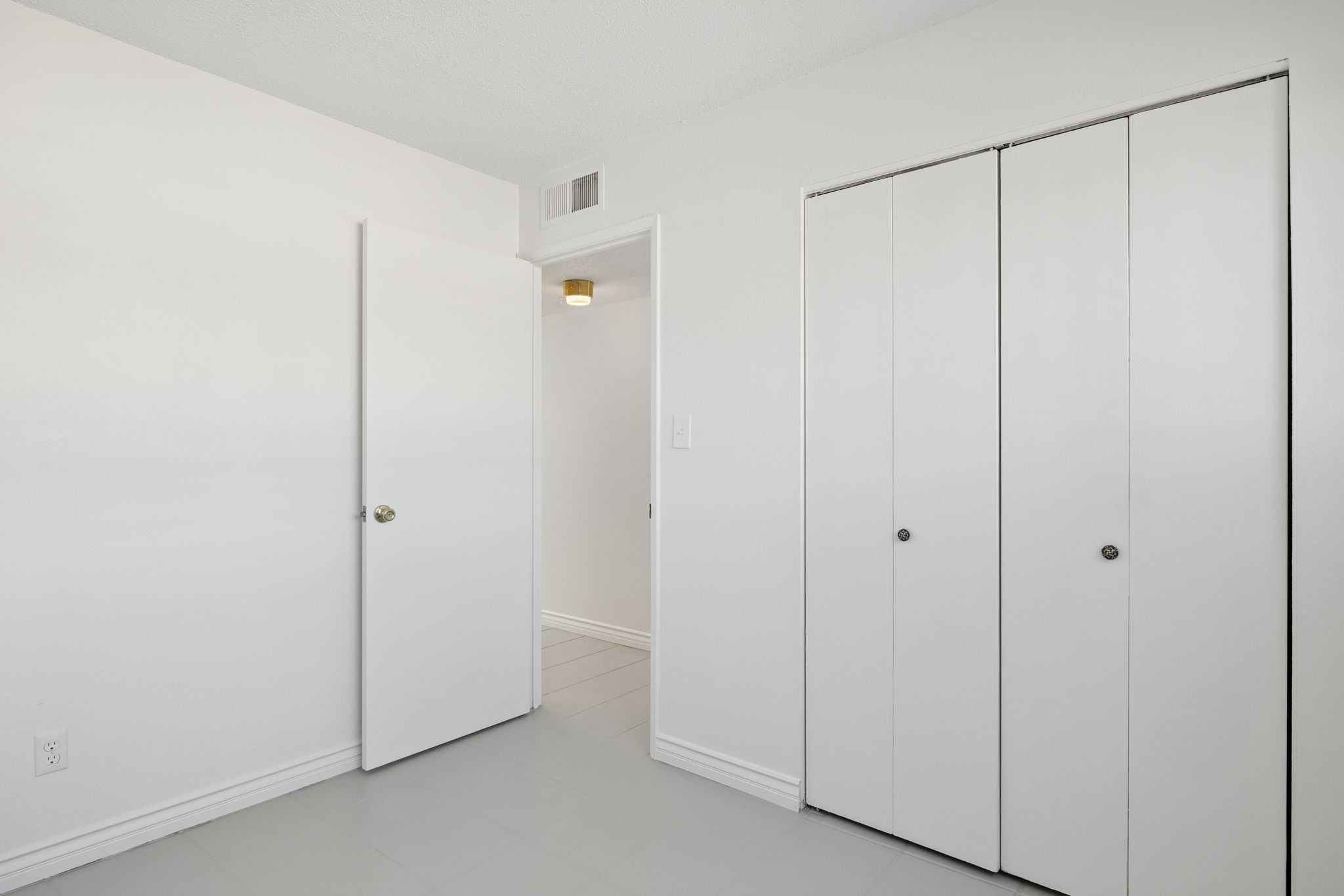 825 Hayden Rd C-104 - 011